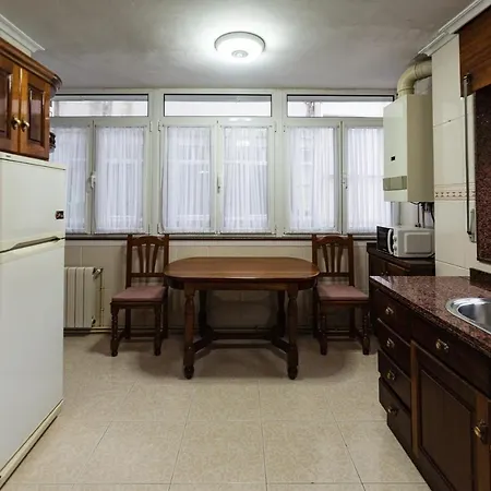 Mirando Llanes Casa * לאנס